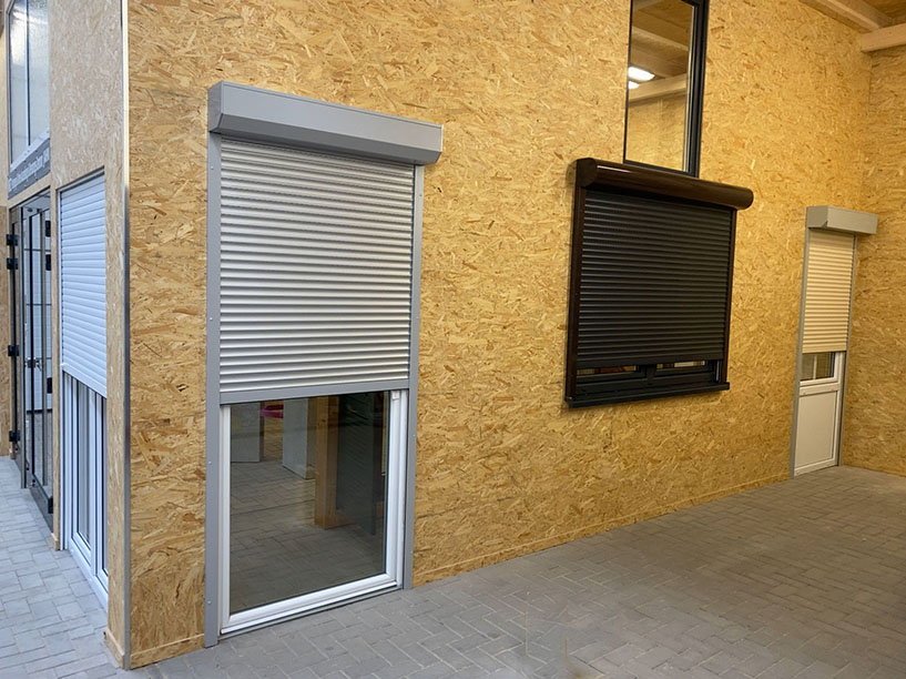 MFZ Innen Ausstellung - Vorbaurollladen 45 Grad & Unterputzrollladen