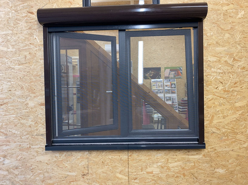 MFZ Innen Ausstellung - 2-flügliges Kunststofffenster Anthrazitgrau mit Vorbau Rollladen & Insektenschutz